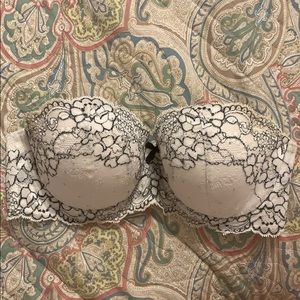 Super sexy strapless Victoria’s Secret bra 32D